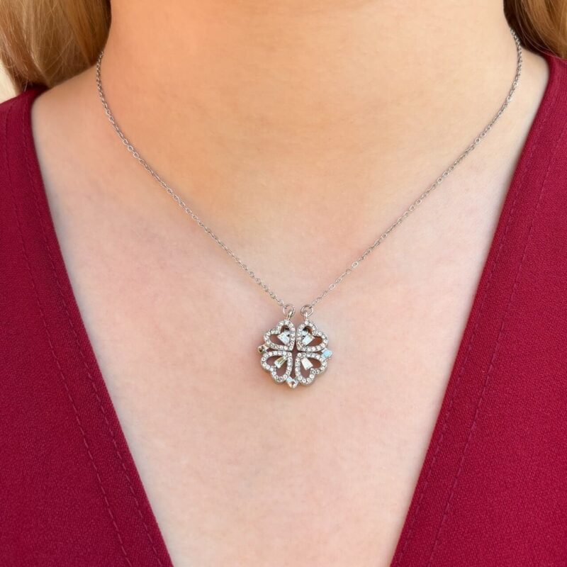 naszyjnik-koniczyna-z-4-serc Srebrny naszyjnik w kształcie koniczynki